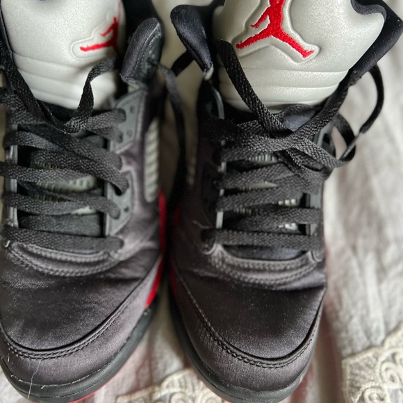 Size 6 youth Jordan 5. - Picture 2 of 8